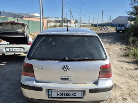 Volkswagen Golf 2002 года за 1 350 000 тг. в Атырау – фото 2