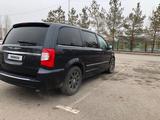 Chrysler Town and Country 2013 года за 8 000 000 тг. в Астана – фото 4
