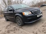 Chrysler Town and Country 2013 года за 7 200 000 тг. в Астана – фото 2