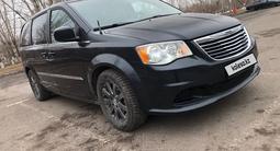 Chrysler Town and Country 2013 года за 8 000 000 тг. в Астана – фото 2