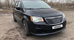 Chrysler Town and Country 2013 года за 8 000 000 тг. в Астана