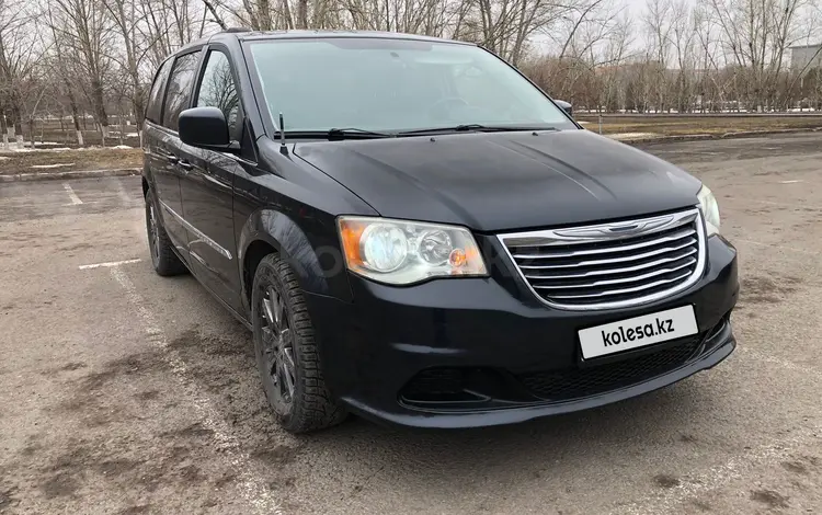 Chrysler Town and Country 2013 года за 6 500 000 тг. в Астана