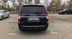 Chrysler Town and Country 2013 года за 8 000 000 тг. в Астана – фото 5