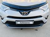 Toyota RAV4 2018 годаfor14 500 000 тг. в Актау – фото 5