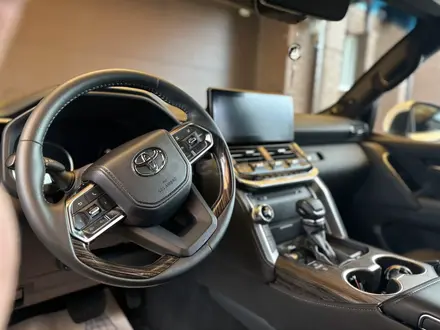 Toyota Land Cruiser 2021 года за 46 000 000 тг. в Караганда – фото 24