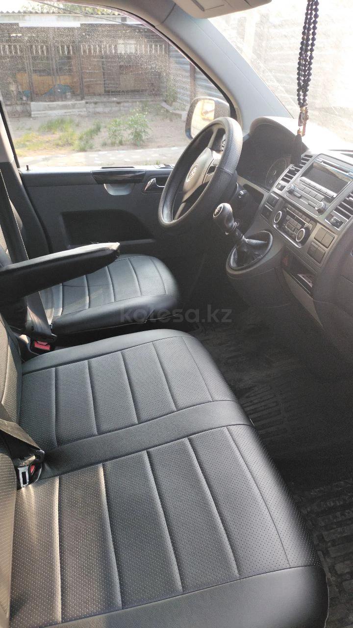 Volkswagen Caravelle 2011 г.