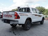 Toyota Hilux 2025 года за 25 700 000 тг. в Актобе – фото 3