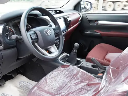 Toyota Hilux 2025 года за 25 700 000 тг. в Актобе – фото 5