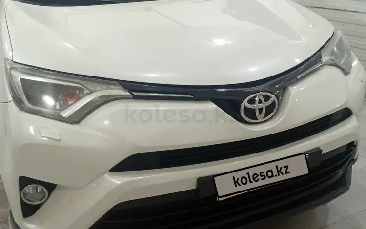 Toyota RAV4 2017 годаfor8 700 000 тг. в Актау