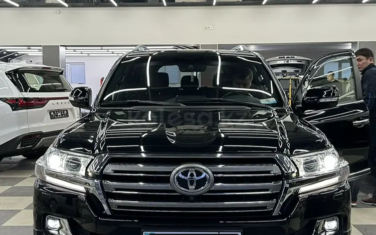 Toyota Land Cruiser 2017 года за 34 000 000 тг. в Алматы