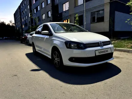 Volkswagen Polo 2014 года за 5 000 000 тг. в Алматы – фото 2