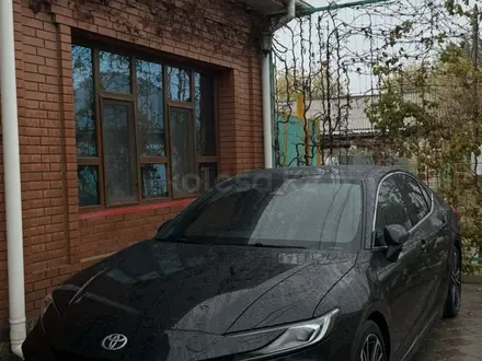 Toyota Camry 2024 года за 16 500 000 тг. в Кызылорда – фото 2