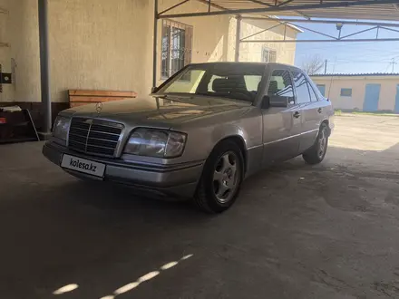 Mercedes-Benz E 220 1994 года за 2 700 000 тг. в Тараз