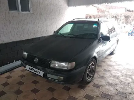 Volkswagen Passat 1996 года за 1 300 000 тг. в Алматы – фото 2