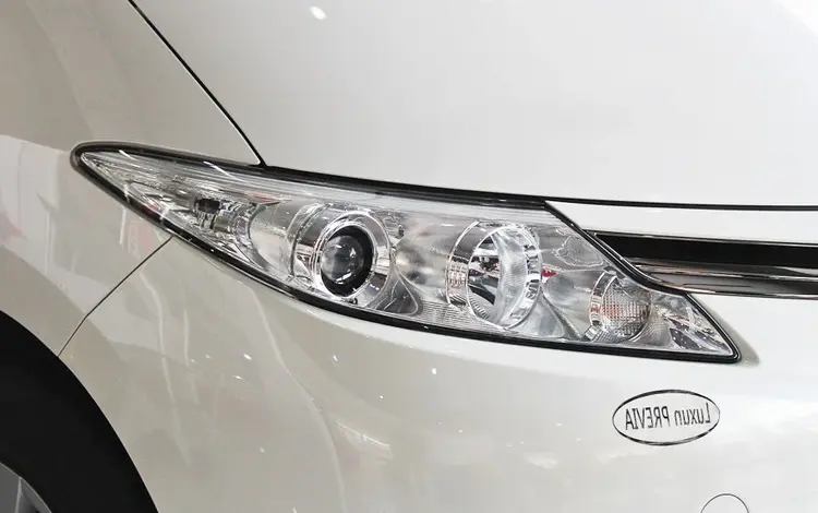 На Toyota Estima 2012 год качественные стёкла фар Алматы Уральск отправка за 19 000 тг. в Уральск