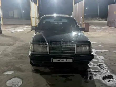 Mercedes-Benz E 200 1992 года за 1 300 000 тг. в Сарыагаш – фото 3