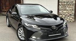 Toyota Camry 2020 года за 13 000 000 тг. в Алматы – фото 2