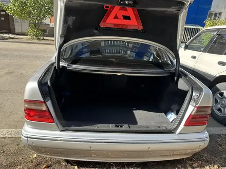 Mercedes-Benz E 320 2000 года за 5 950 000 тг. в Алматы – фото 15