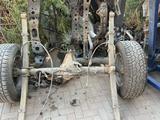 Задний мост чулок вместе с редуктором на тойоту Hilux за 50 000 тг. в Алматы