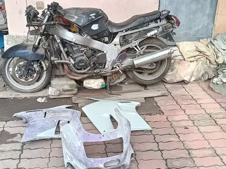 Kawasaki  ZZR 1100 1995 года за 1 100 000 тг. в Алматы – фото 2
