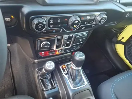 Jeep Wrangler 2023 года за 21 000 000 тг. в Алматы – фото 18