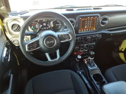 Jeep Wrangler 2023 года за 21 000 000 тг. в Алматы – фото 29