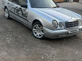 Mercedes-Benz E 230 1995 годаүшін2 300 000 тг. в Астана
