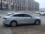 Chevrolet Malibu 2018 года за 7 000 000 тг. в Атырау – фото 3
