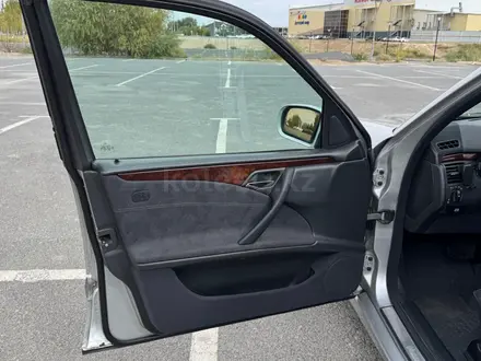 Mercedes-Benz E 280 2000 года за 5 200 000 тг. в Кызылорда – фото 19