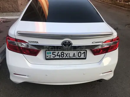 Спойлер на Camry 50 серебристый фирменный Тайвань за 15 000 тг. в Астана