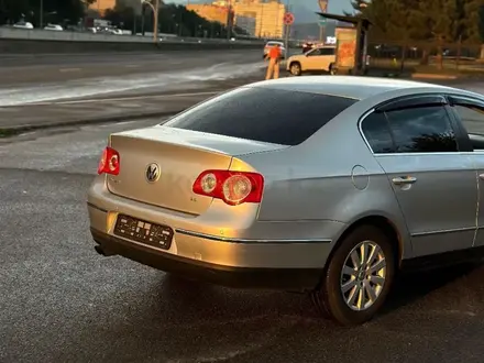 Volkswagen Passat 2005 года за 4 200 000 тг. в Алматы – фото 8