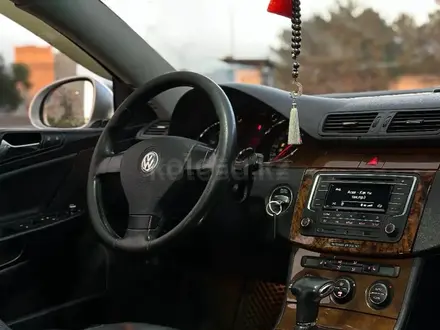 Volkswagen Passat 2005 года за 4 200 000 тг. в Алматы – фото 11