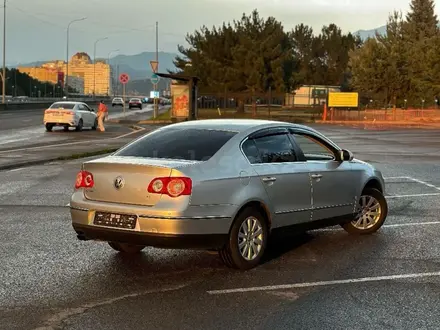 Volkswagen Passat 2005 года за 4 200 000 тг. в Алматы – фото 5