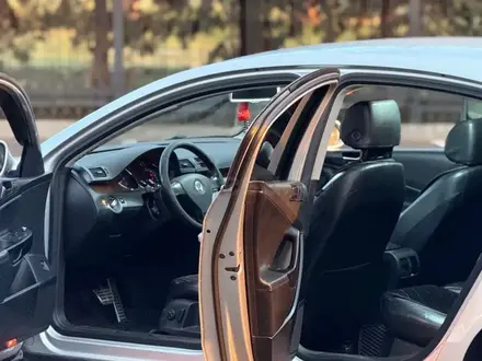 Volkswagen Passat 2005 года за 4 200 000 тг. в Алматы – фото 9
