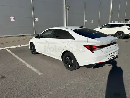Hyundai Elantra 2022 года за 7 950 000 тг. в Астана – фото 3
