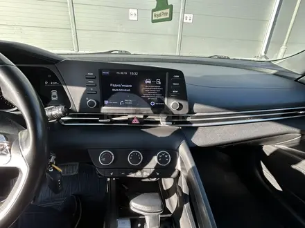 Hyundai Elantra 2022 года за 7 950 000 тг. в Астана – фото 24