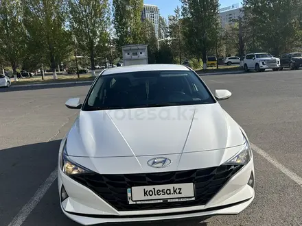 Hyundai Elantra 2022 года за 7 950 000 тг. в Астана – фото 32