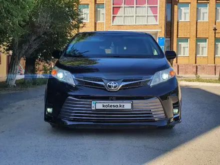 Toyota Sienna 2016 года за 13 000 000 тг. в Атырау – фото 4