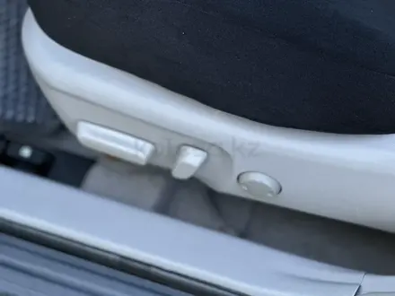 Toyota Camry 2015 года за 8 000 000 тг. в Актобе – фото 15