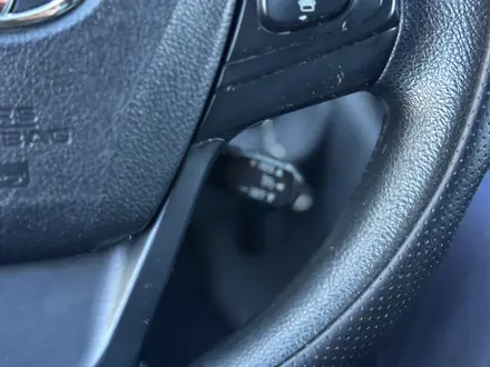 Toyota Camry 2015 года за 8 000 000 тг. в Актобе – фото 18