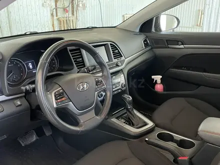 Hyundai Elantra 2018 года за 5 500 000 тг. в Актау – фото 4