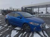 Hyundai Elantra 2017 годаfor7 300 000 тг. в Алматы – фото 2