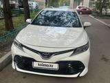 Toyota Camry 2018 годаүшін11 000 000 тг. в Усть-Каменогорск – фото 2