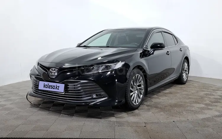 Toyota Camry 2019 года за 12 300 000 тг. в Астана