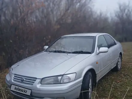Toyota Camry 1998 года за 2 500 000 тг. в Усть-Каменогорск – фото 5