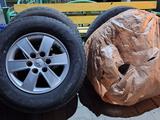 Диски с резиной MITSUBISHI PAJERO оригинал за 250 000 тг. в Петропавловск – фото 2