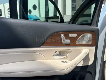 Mercedes-Benz GLS 450 2022 года за 46 000 000 тг. в Астана – фото 13