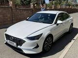 Hyundai Sonata 2022 года за 14 300 000 тг. в Алматы