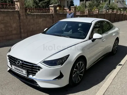 Hyundai Sonata 2022 года за 13 900 000 тг. в Алматы