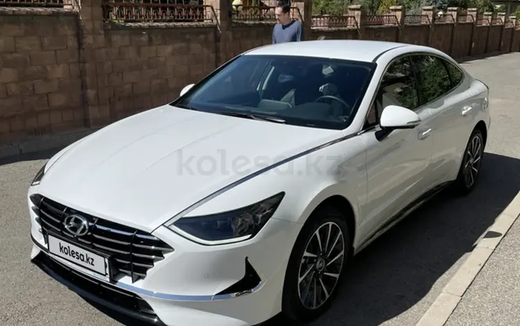 Hyundai Sonata 2022 года за 13 900 000 тг. в Алматы